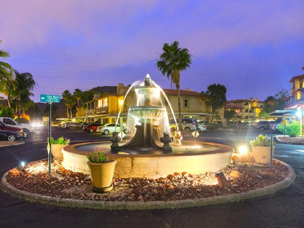 Private Resort Community Surrounded By Mountains W/3 Pool-Spa Complexes, All Heated & Open 24/7/365! Phoenix Luaran gambar